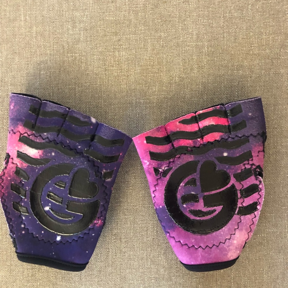 G-Loves workout gloves